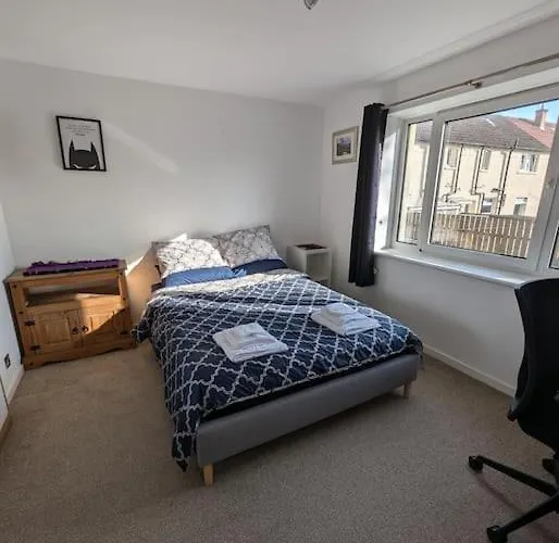 Lovely 3-Bed Edinburgh Flat